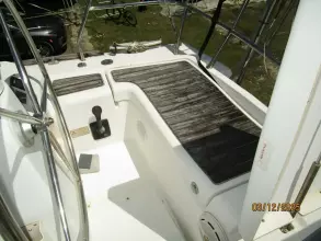 43' Beneteau cockpit starboard aft seating
