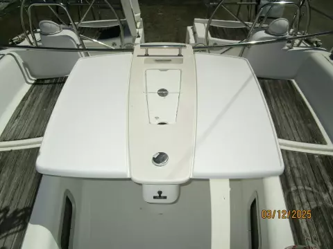 43' Beneteau cockpit table