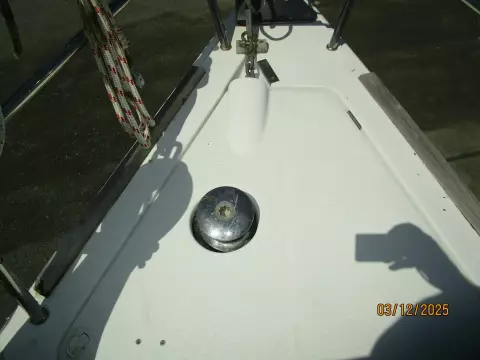 43' Beneteau anchor windlass