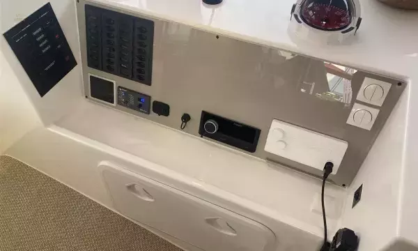 Neel 43 Navigation