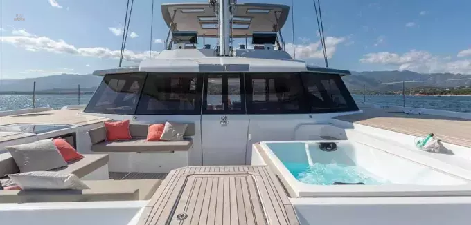 Alegria 67 foredeck