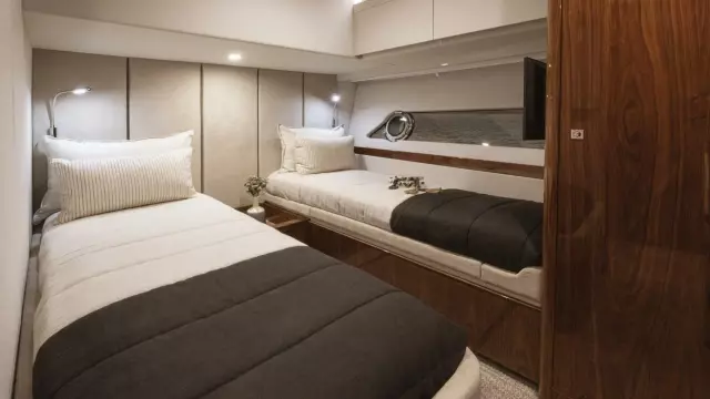 025 Riviera 72 SMY SII Port Stateroom