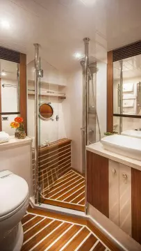 Belize 66 Daybridge VIP Stateroom Ensuite 01