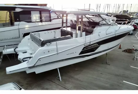 Jeanneau Cap Camarat 12.5 WA - starboard side