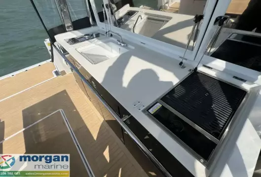 Jeanneau Cap Camarat 12.5 WA - cockpit galley