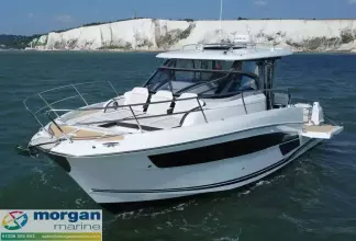 Jeanneau Cap Camarat 12.5 WA - seating in bow