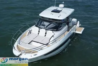 Jeanneau Cap Camarat 12.5 WA - bow seating