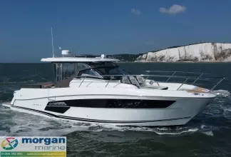 Jeanneau Cap Camarat 12.5 WA - bow from starboard side