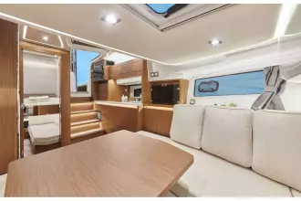 Jeanneau Cap Camarat 12.5 WA - forward cabin / saloon