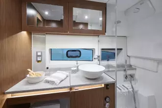 Jeanneau Cap Camarat 12.5 WA - toilet compartment