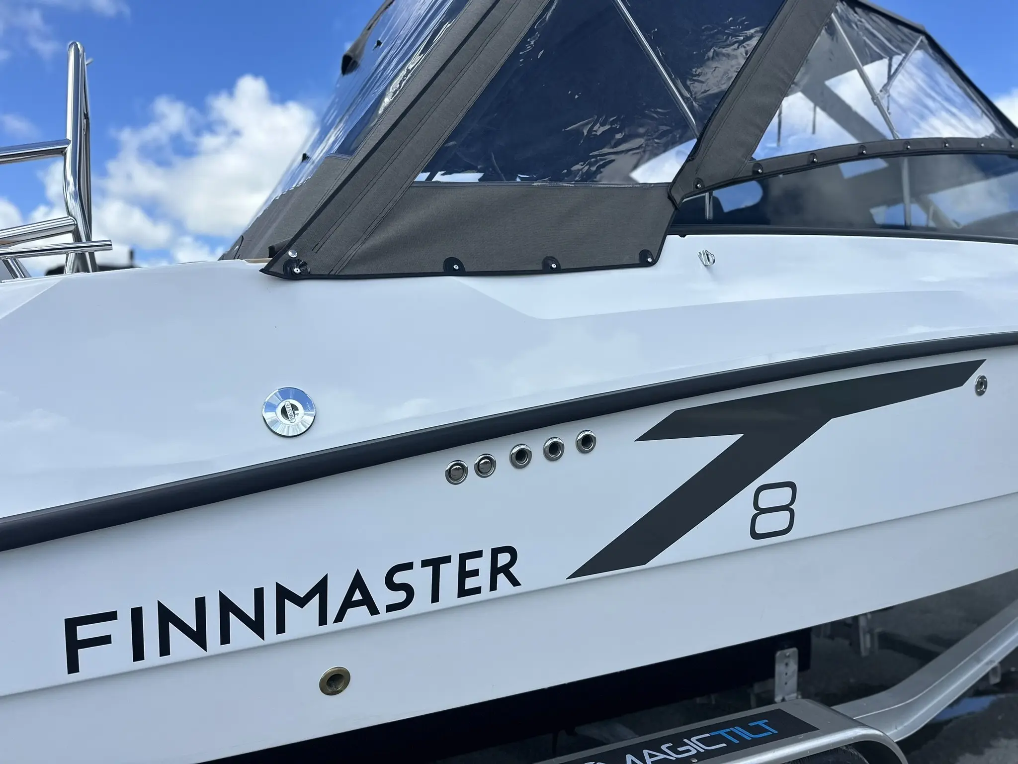 Herando - Finnmaster Day cruiser T8