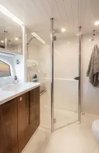 020 Riviera 64 SMY SII Master Ensuite