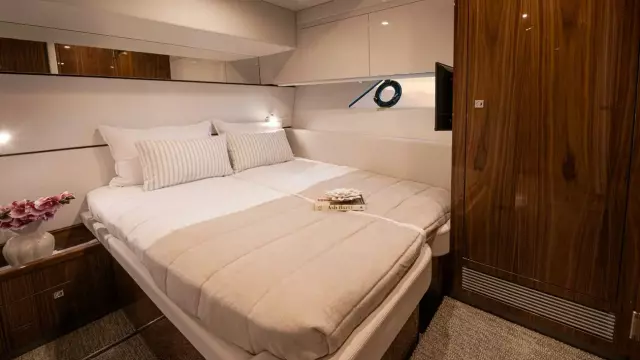 024 Riviera 64 SMY SII Port Stateroom