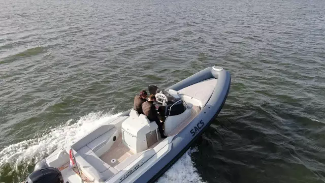 Sacs-strider-900-RIB-for-sale-exterior-image-Lengers-Yachts-10-1280x720-1.jpg