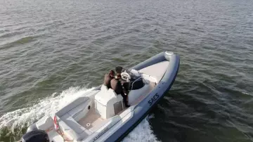Sacs-strider-900-RIB-for-sale-exterior-image-Lengers-Yachts-10-1280x720-1.jpg