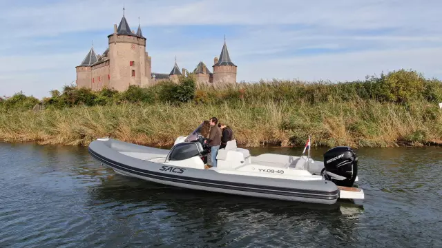 Sacs-strider-900-RIB-for-sale-exterior-image-Lengers-Yachts-1920x1080-1.jpg