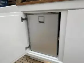 Cockpit fridge