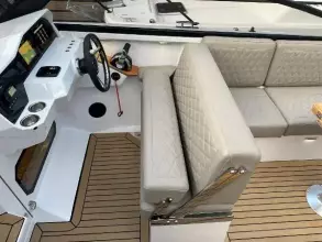 Helm seat