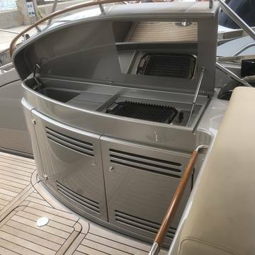 Riva-Rivale-52-Motoryachtsforsale-exterior-Lengers-Yachts-15-scaled.jpg