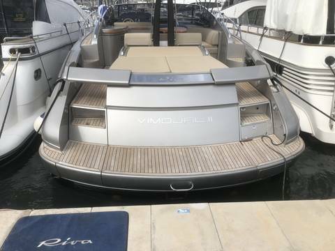 Riva-Rivale-52-Motoryachtsforsale-exterior-Lengers-Yachts-2-scaled.jpg
