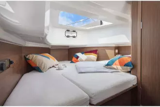 Jeanneau Cap Camarat 9.0 CC - double berth in cabin