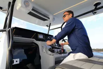 Jeanneau Cap Camarat 9.0 CC - helm position and plexi door to cabin