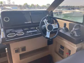 Prestige-460-fly-motor-yacht-for-sale-interior-image-Lengers-Yachts-03.jpg