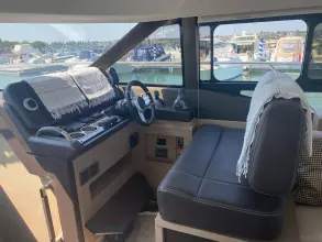 Prestige-460-fly-motor-yacht-for-sale-interior-image-Lengers-Yachts-12.jpg