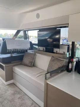 Prestige-460-fly-motor-yacht-for-sale-interior-image-Lengers-Yachts-22.jpg