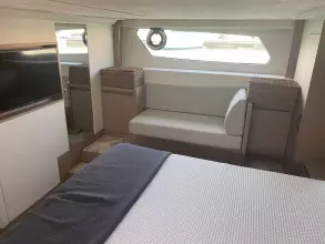 Prestige-460-fly-motor-yacht-for-sale-interior-image-Lengers-Yachts-08.jpg
