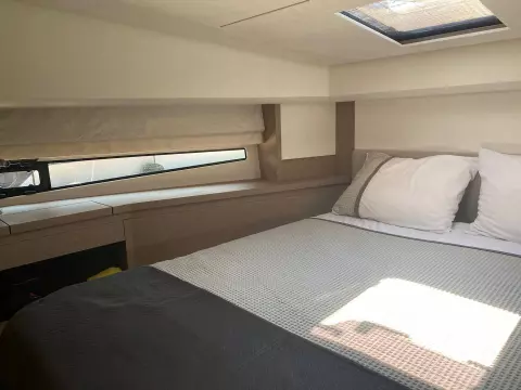 Prestige-460-fly-motor-yacht-for-sale-interior-image-Lengers-Yachts-16.jpg
