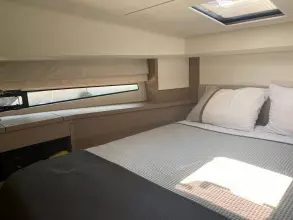 Prestige-460-fly-motor-yacht-for-sale-interior-image-Lengers-Yachts-16.jpg