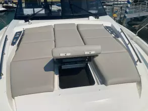 Prestige-460-fly-motor-yacht-for-sale-exterior-image-Lengers-Yachts-03.jpg