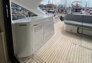 Sunseeker Predator 57 - Wetbar & Grill