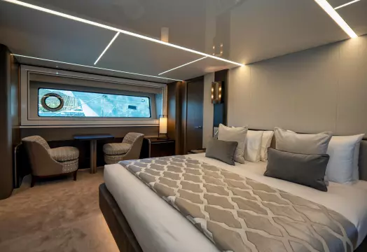 Sunseeker 90 Yacht - Master Cabin