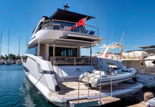 Sunseeker 90 Yacht