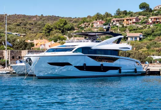 Sunseeker 90 Yacht