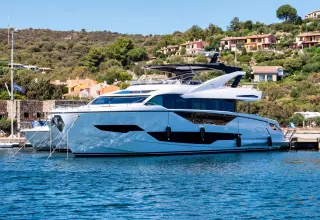 Sunseeker 90 Yacht