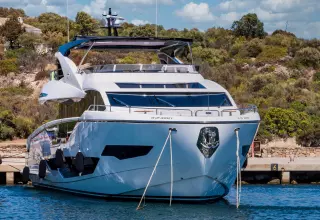 Sunseeker 90 Yacht