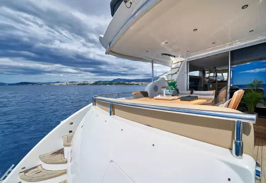 Princess 21M - Aft Cockpit