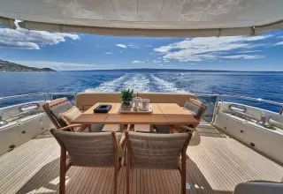 Princess 21M - Aft Cockpit