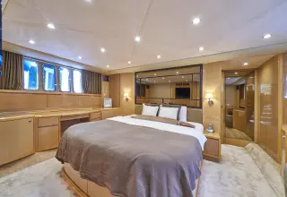 Princess 21M - Master Cabin