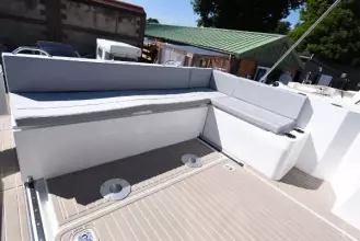 Cockpit seats