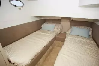 Guest cabin