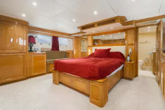 MASTER STATEROOM