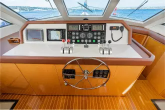 PILOTHOUSE HELM