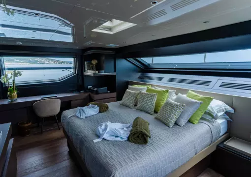 Sanlorenzo-SL102A-motor-yacht-for-sale-interior-image-Lengers-Yachtsjpg6.jpg