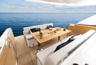 Jeanneau DB 43 inboard - aft cockpit table