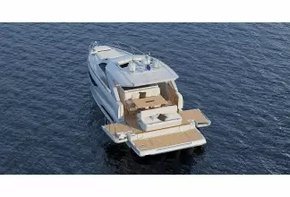 Jeanneau DB 43 inboard - overhead view of terraces