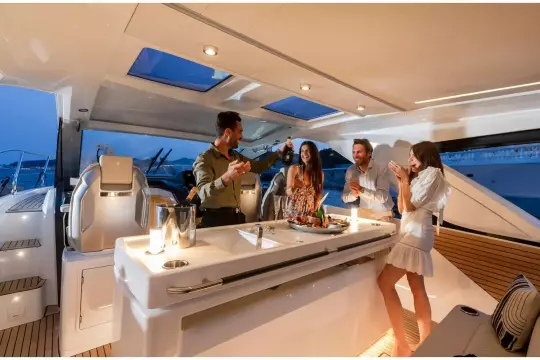 Jeanneau DB 43 inboard - cockpit galley